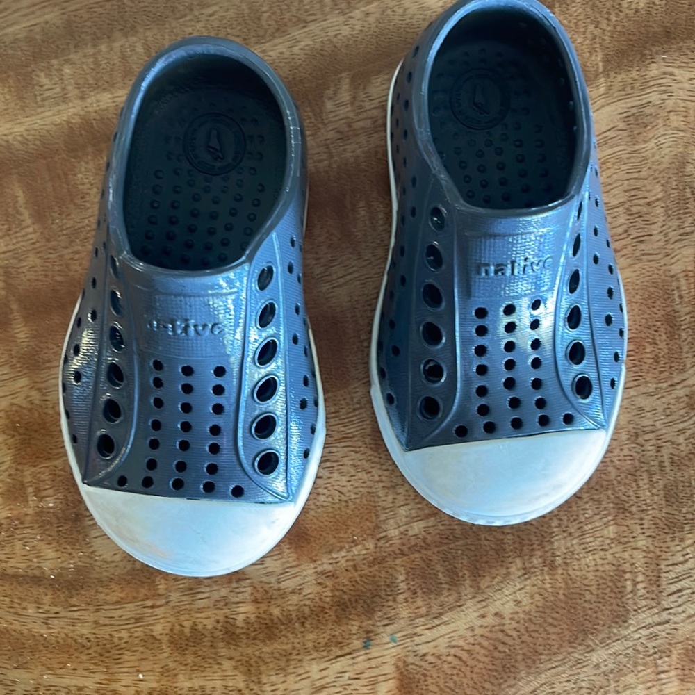 Native Toddler Shoes Size 3